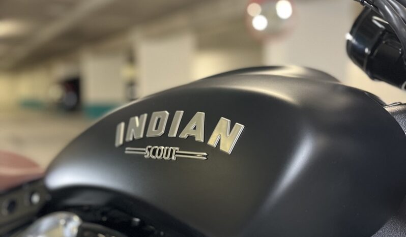 
								Indian Scout Bobber. Año 2024 lleno									