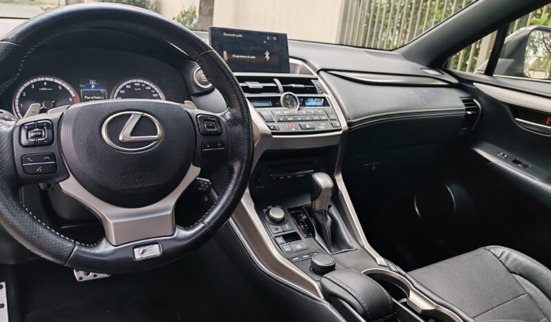 
								LEXUS NX 200t lleno									