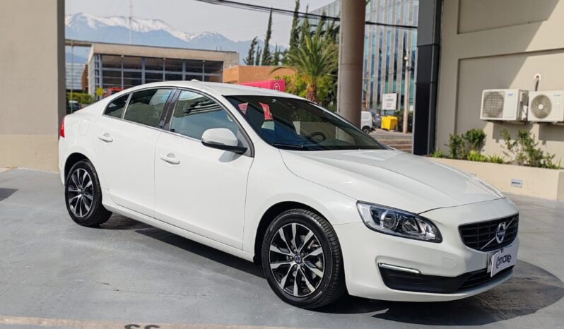 
								Volvo S60 D2 comfort 2018 lleno									