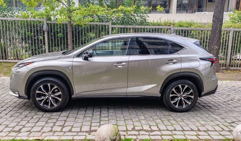 
								LEXUS NX 200t lleno									