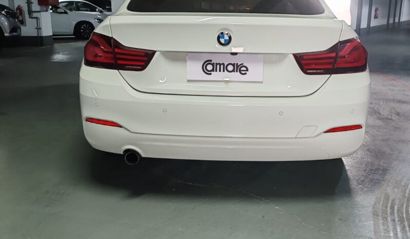 
								BMW 418i lleno									