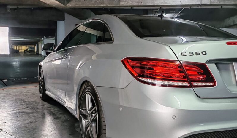 
								Mercedes Benz E350 lleno									