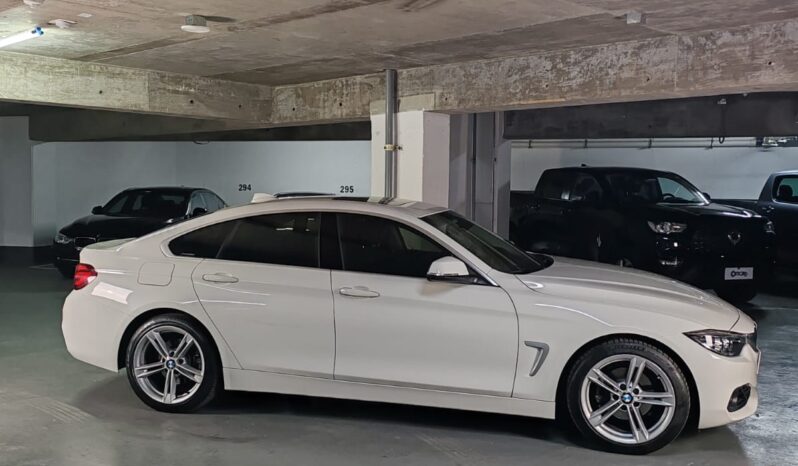 
								BMW 418i lleno									