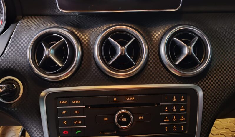 
								mercedes a200d sport lleno									