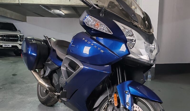 
								Triumph Trophy lleno									