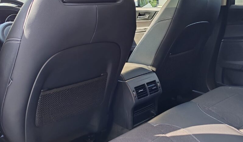 
								Jaguar XE lleno									