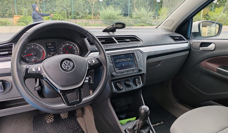 
								VOLKSWAGEN VOYAGE lleno									