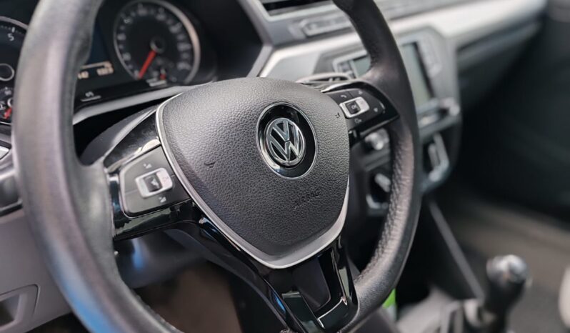
								VOLKSWAGEN VOYAGE lleno									